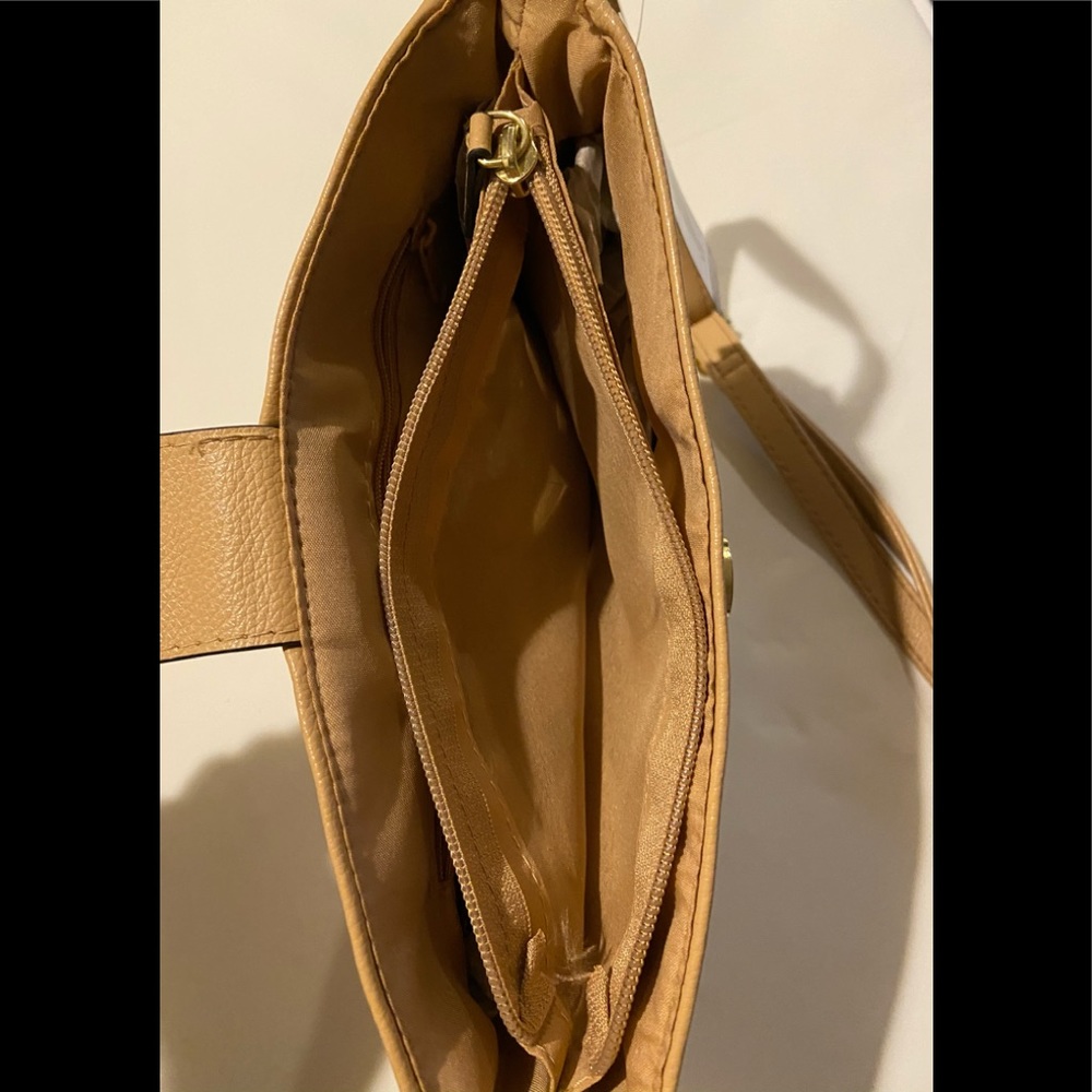 NWT Adjustable Shoulder Purse - Picture 5 of 6
